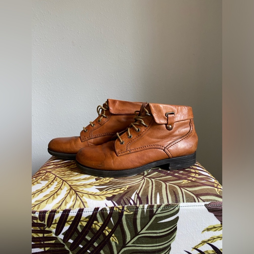 Brown Lace-Up Boots
